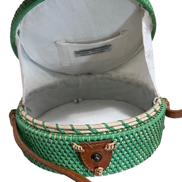 ARTISAN Handwoven Emerald Round Rattan Shoulder Round Bag - Picture 7 of 11